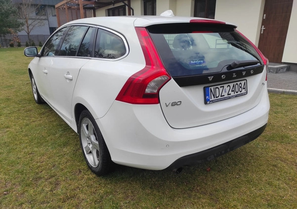 Volvo V60 cena 26500 przebieg: 261000, rok produkcji 2011 z Lidzbark małe 137